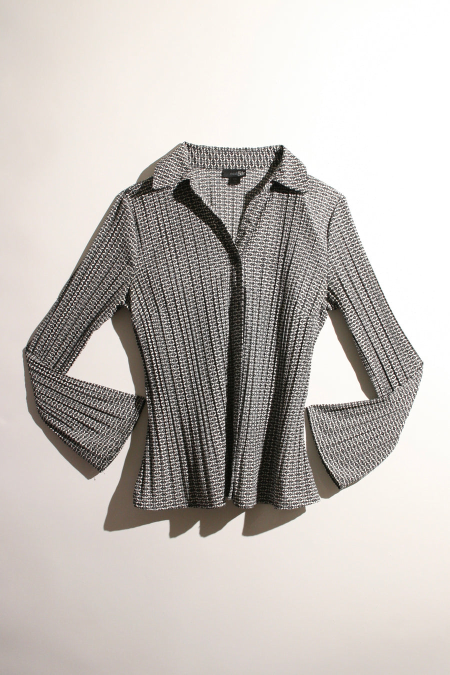 East5th Petite - Stretchy Ribbed Patterned Tapered Long Sleeve Button Up Top (M)