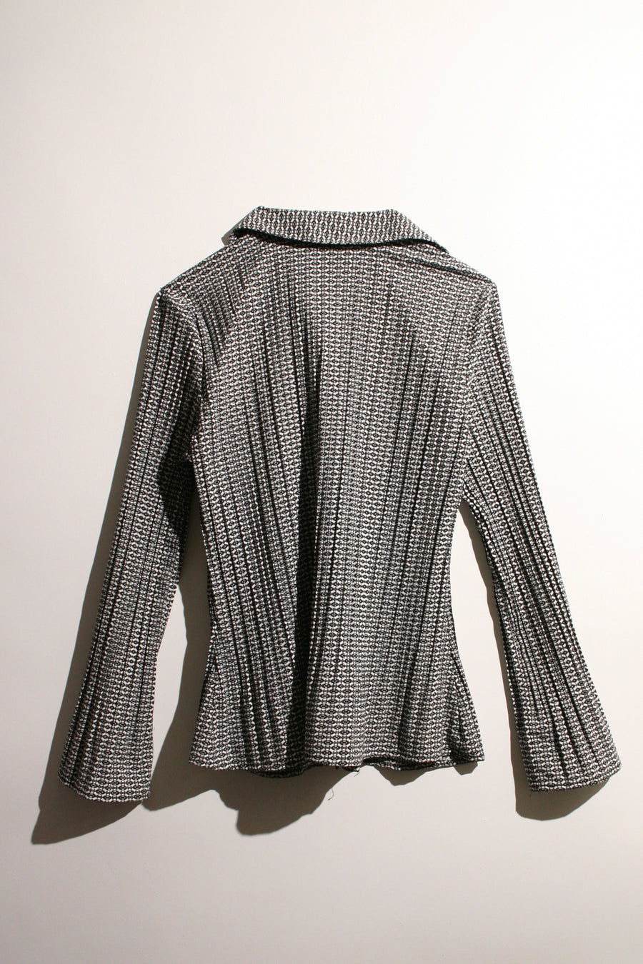 East5th Petite - Stretchy Ribbed Patterned Tapered Long Sleeve Button Up Top (M)